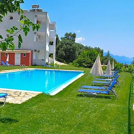 Hotell Large By The Pool - Pelekas Beach, Corfu